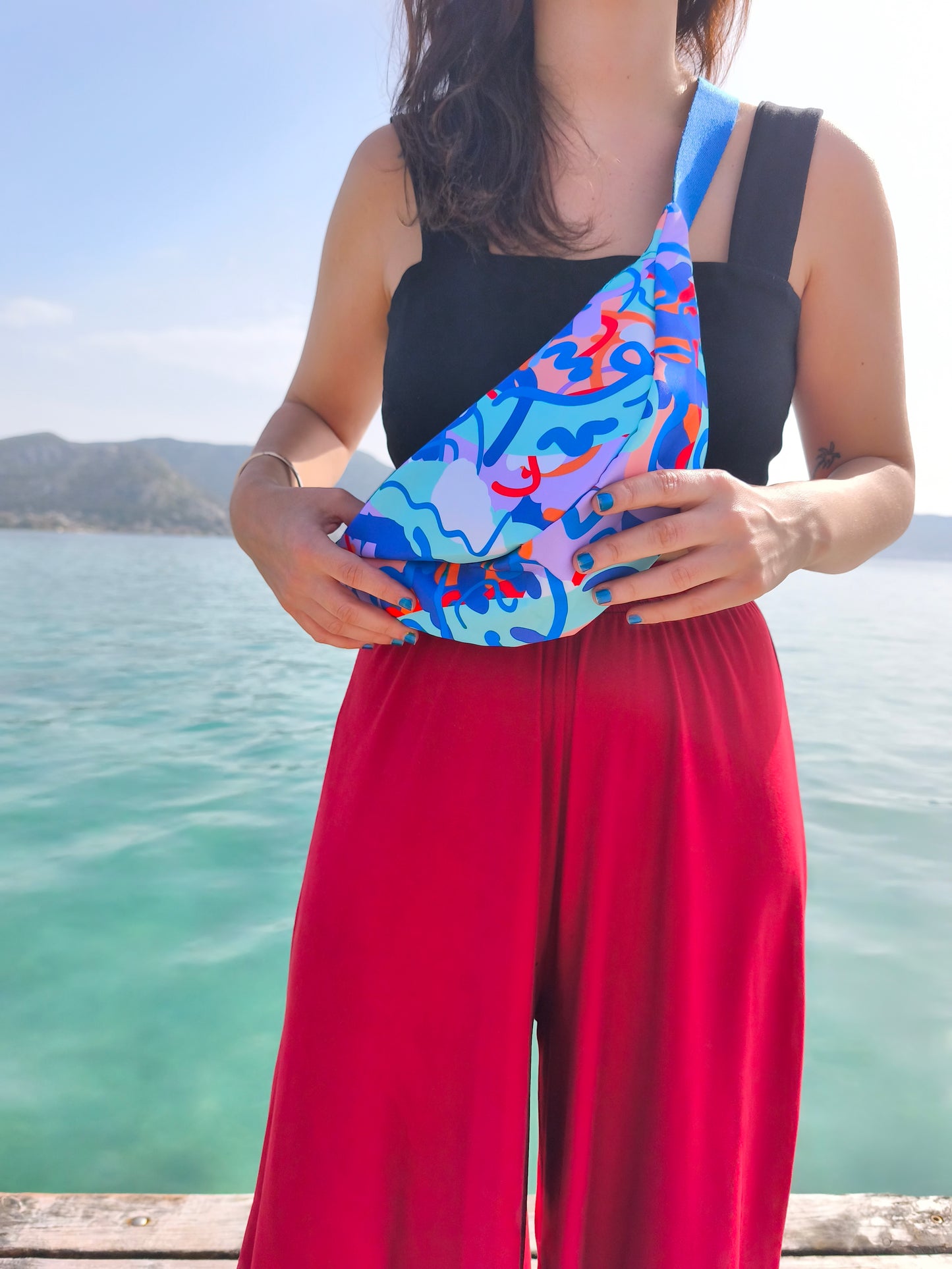 Cross body bag in blue shades