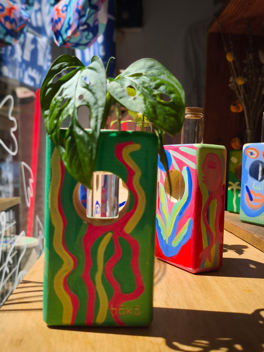 Green fuchsia o-vase