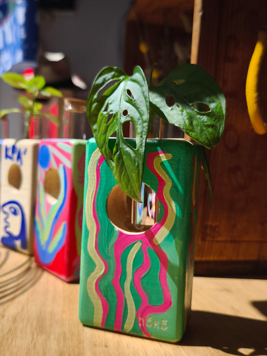 Green fuchsia o-vase